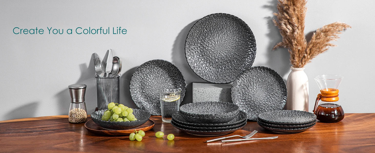 Ekaterina Dinnerware Set